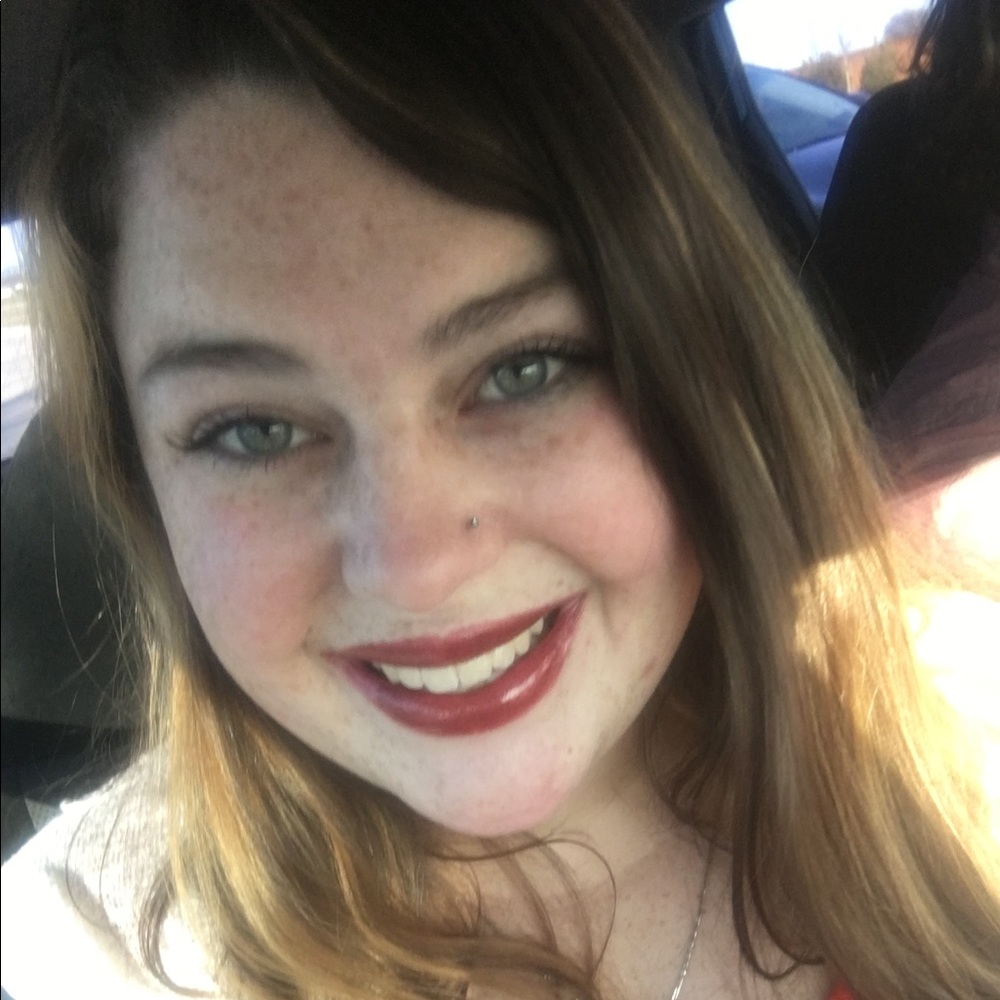 Meet your Posher, Madelyn